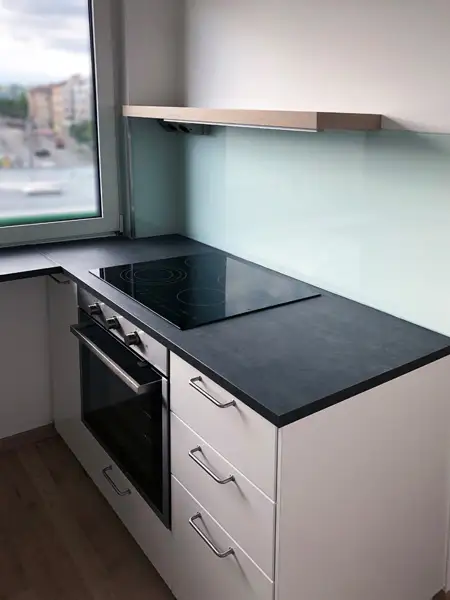 Küchenrückwand einfärbig weiß